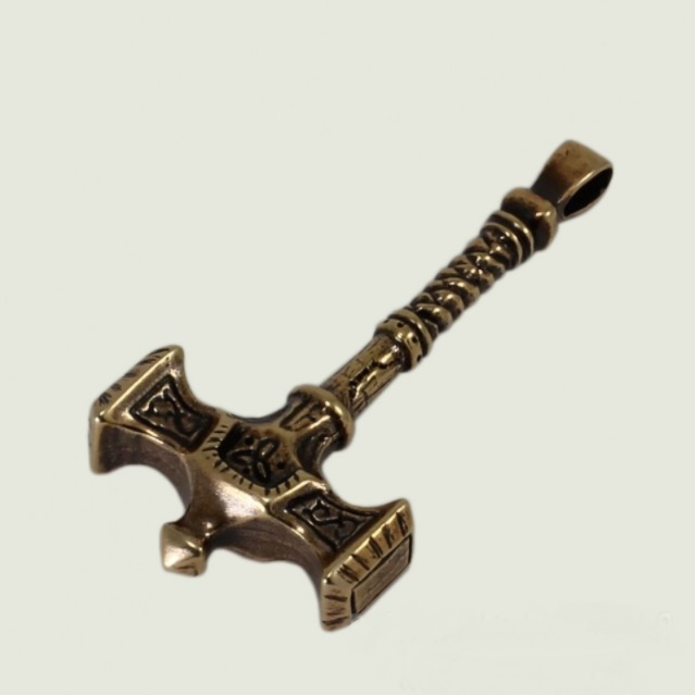 Бронзовый Молот Тора с Триглавом (орудие труда)